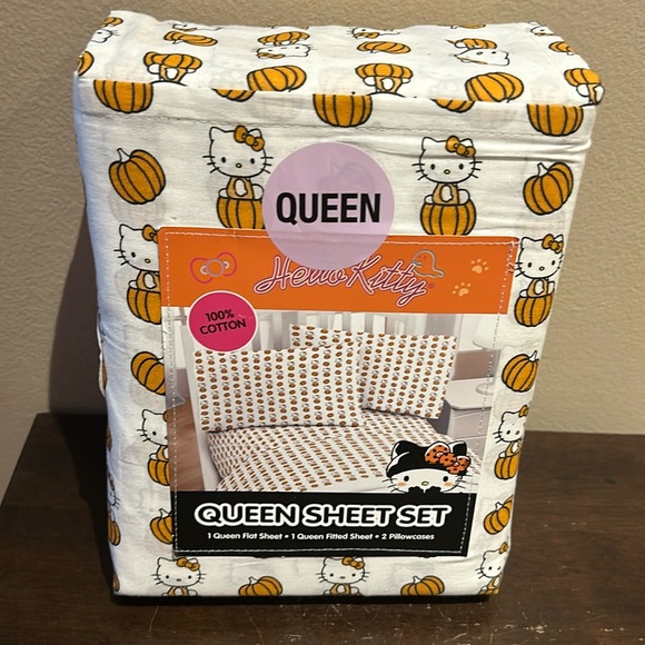 Hello Kitty Sanrio Halloween PumpkinQueen White Sheet Set 4 Piece New